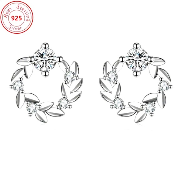 Sterling Silver & Natural Stone Floral Wreath Stud Dainty Understated Earrings - Picture 1 of 3